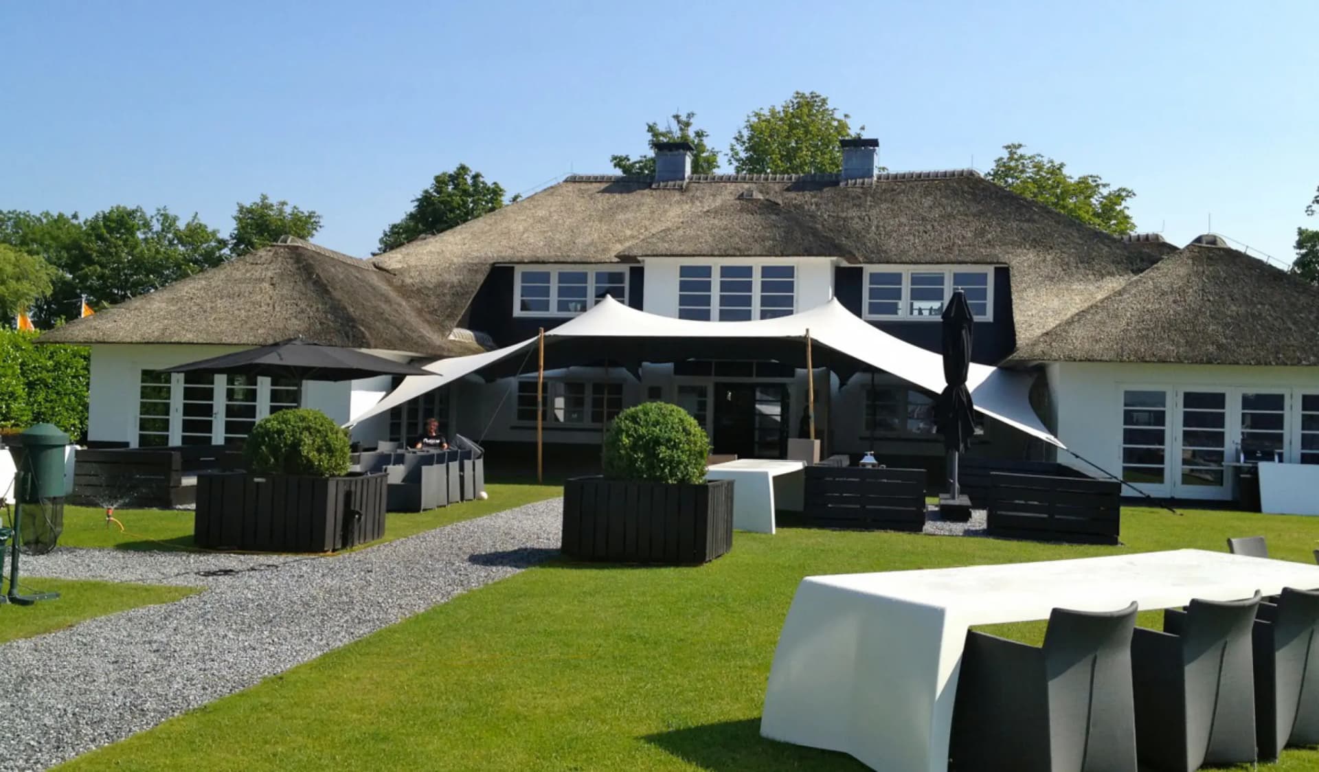 Lichte stretchtent bij een ruime locatie in het Gooi