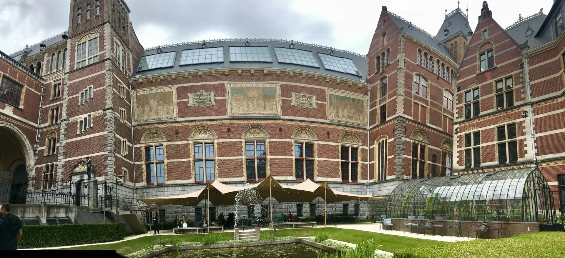 Maatwerk stretchtent in de beeldentuin van het Rijksmuseum